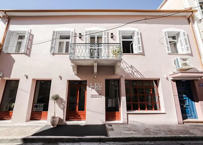 Stylish Studio Apartments-1878 House