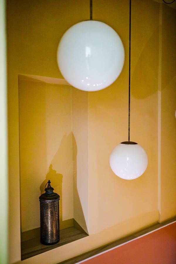 Stylish Apartments-1878 House Apartment